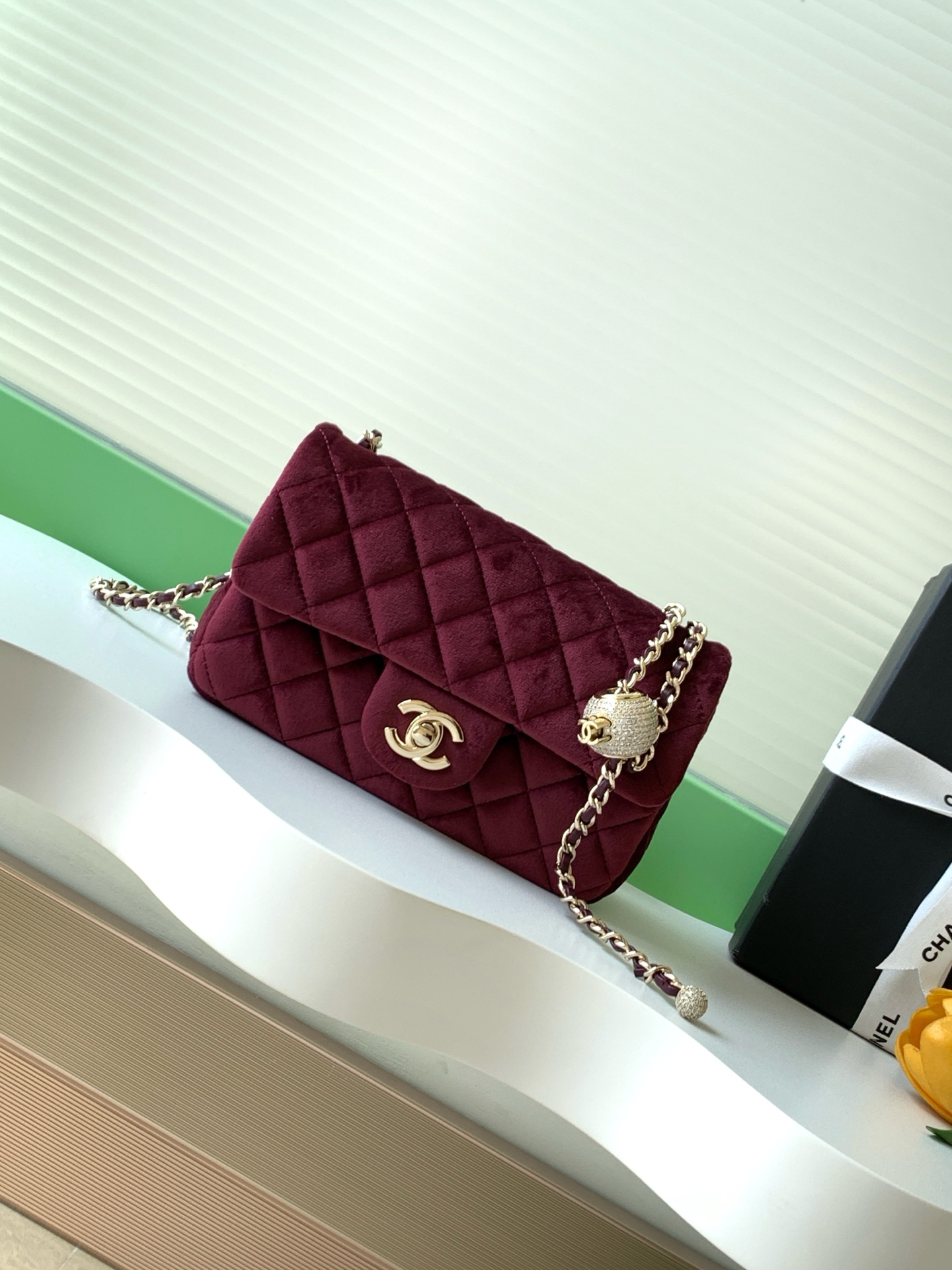 25A Crystal Ball Velvet CF